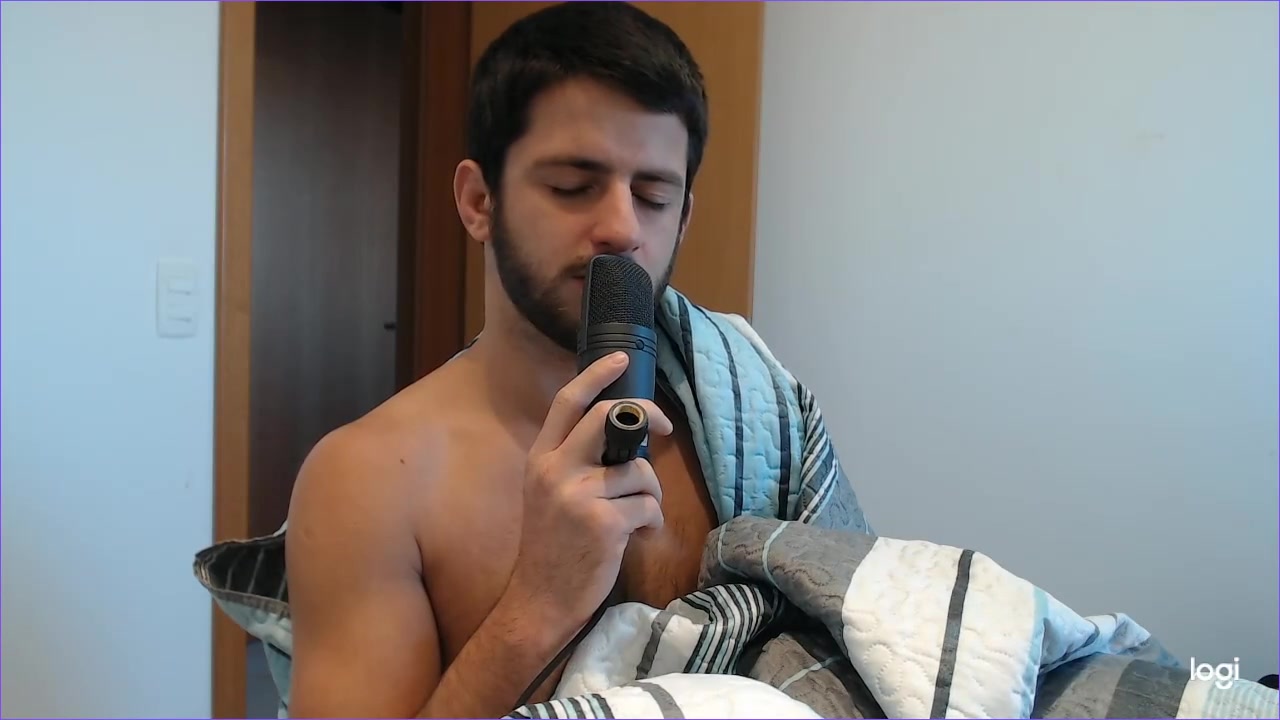 ASMR susurrando al mejor aliado te anima a masturbarte y arruinar a lo  grande