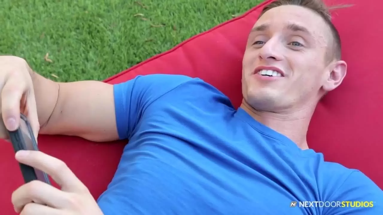 NextDoorStudios Scotty Finds a Pokemon in Lances Yard! watch online