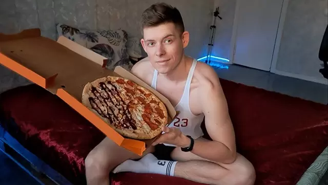 Web Cam Masturbates With Food - Wild food porn dreams. I eat my pizza with cum watch online