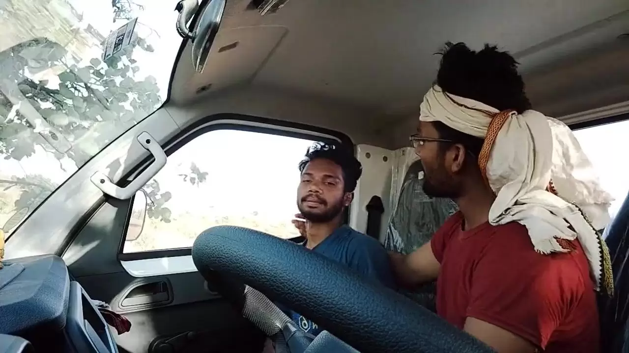 Truck Draivar Punjabi Gay Sex - Highway Stop The Truck Driver Was Not Getting Any fare, So He Get Angry And  Got His Ass Licked By The Boy Sitting Next To Him. watch online