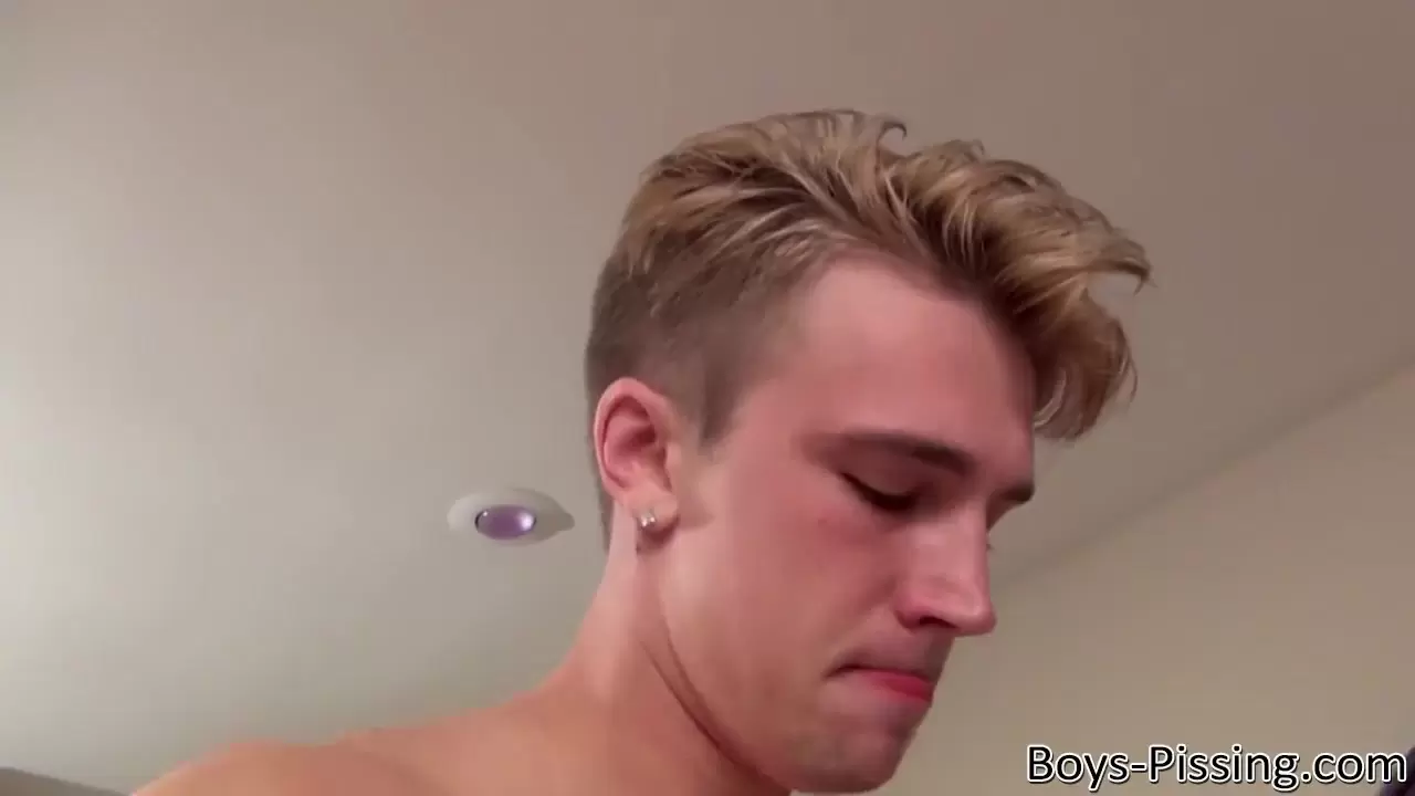 Twink Lovers Peeing on each other before Hot Sex watch online