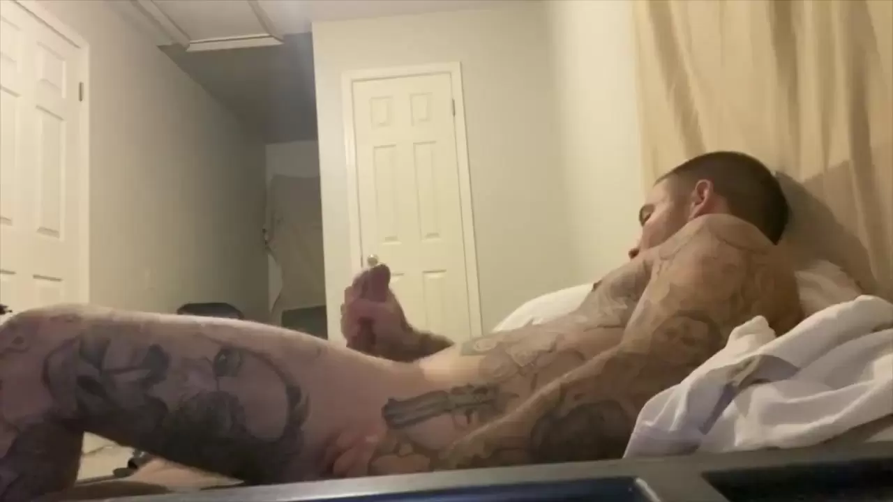 Real Spy!Tatted Str8 Redneck Boy Caught Playing/Jacking on Bed! watch online