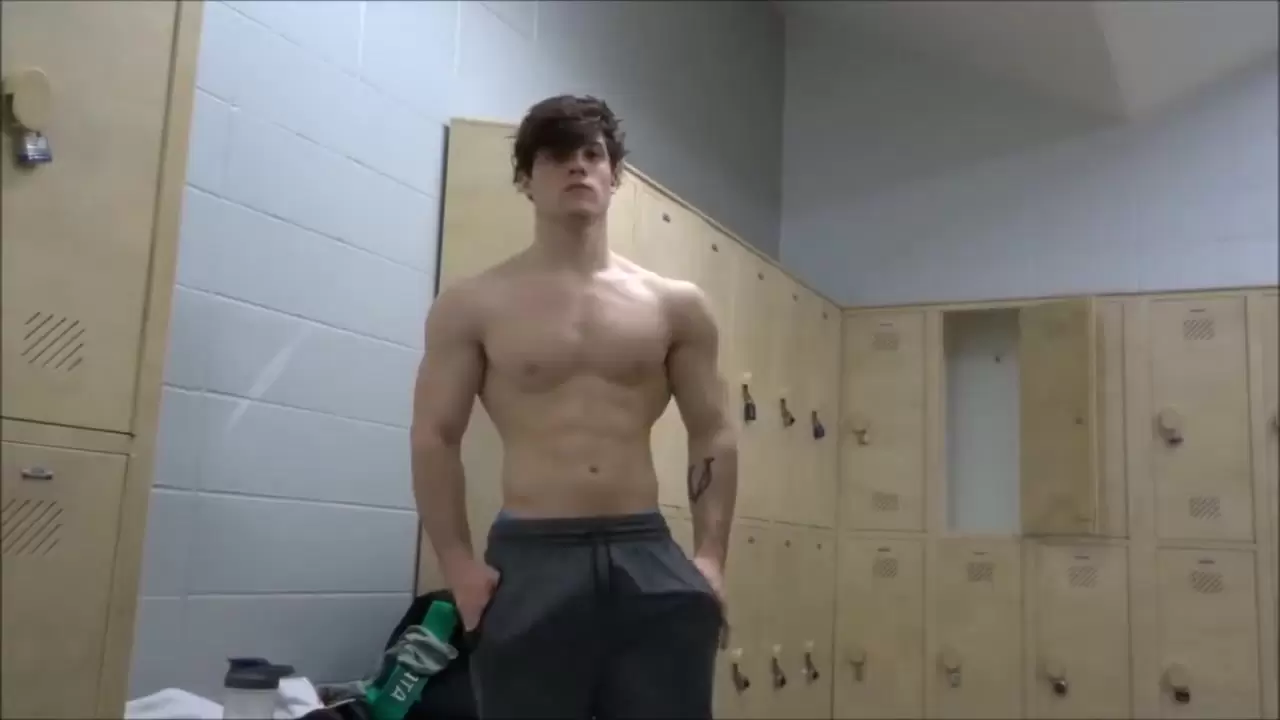 Derek Martin Stunning Teen Muscle Poses, Struts and Flexes (no Nudity) watch online
